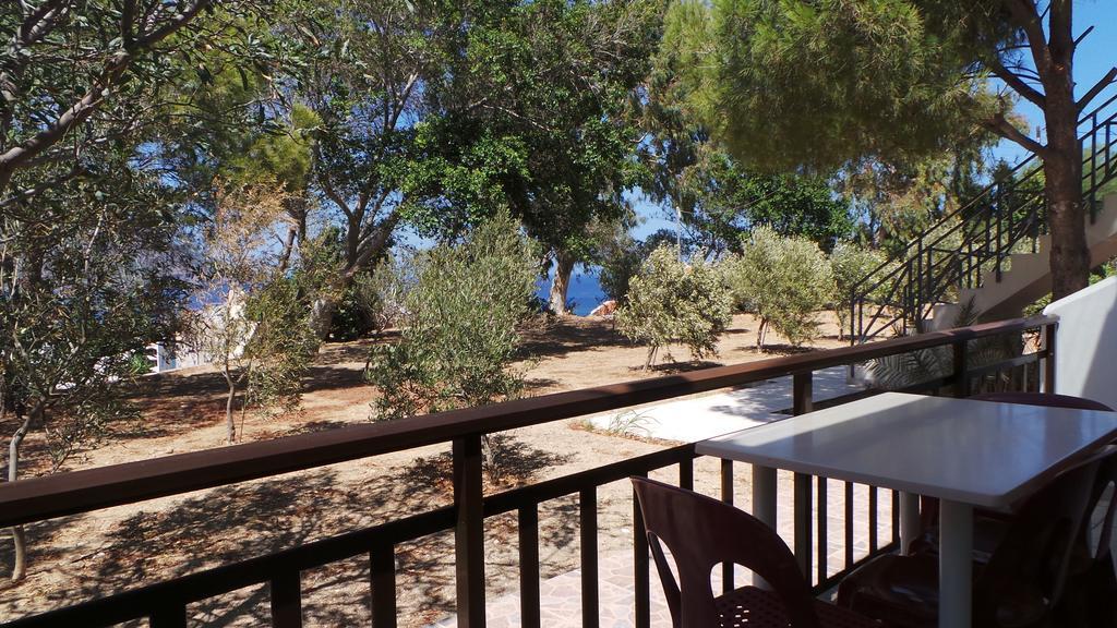 Seven Stars Hotel Karpathos Exterior photo