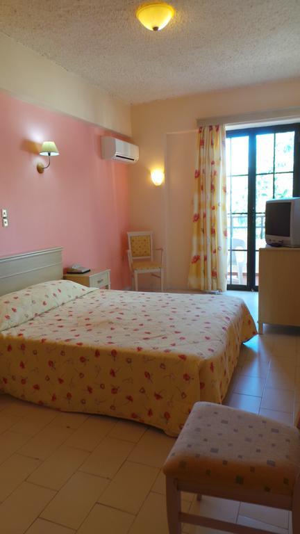 Seven Stars Hotel Karpathos Exterior photo