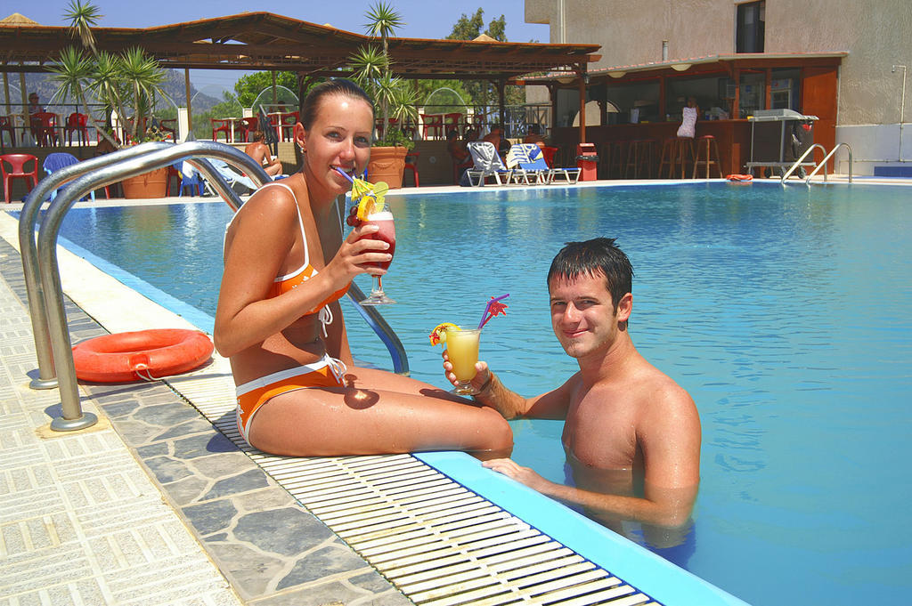 Seven Stars Hotel Karpathos Exterior photo